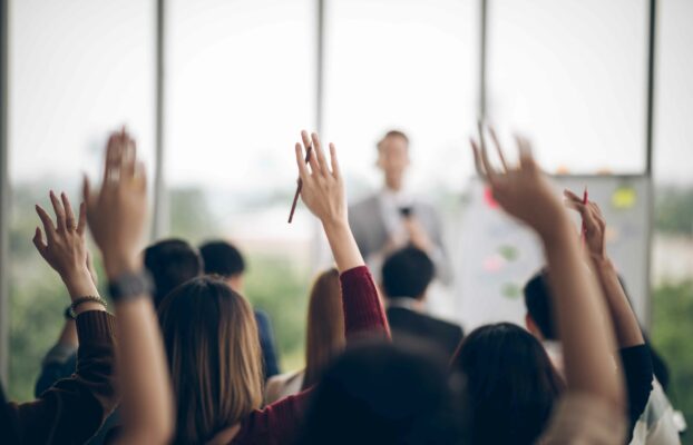 Actualité en salle avec des participants